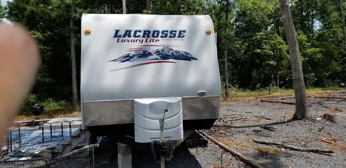 Cherokee RV Hideaway Picture 3