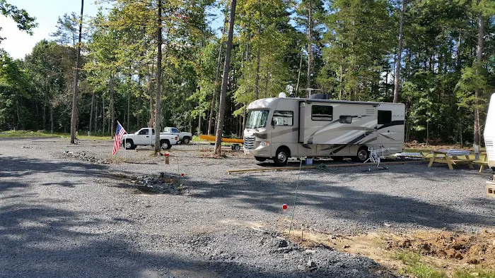 Cherokee RV Hideaway Picture 9