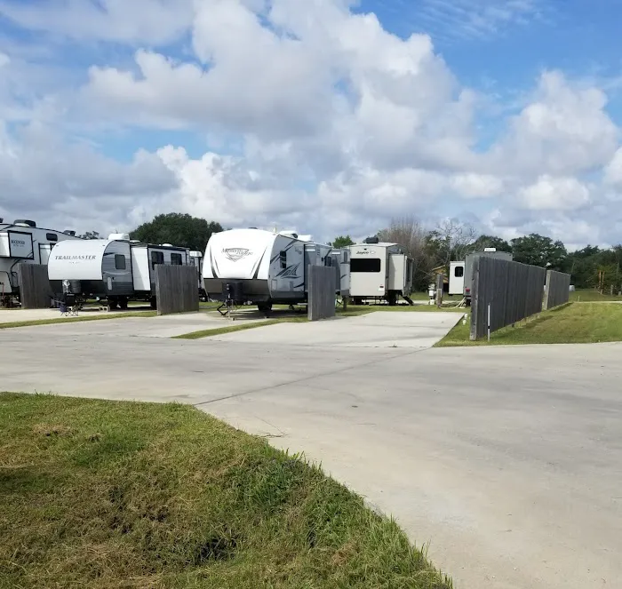 Country Club Rv Park Picture 9