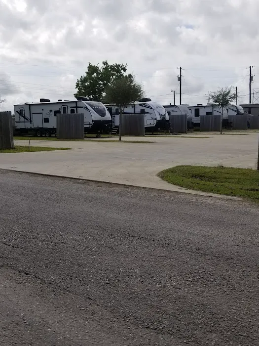 Country Club Rv Park Picture 3