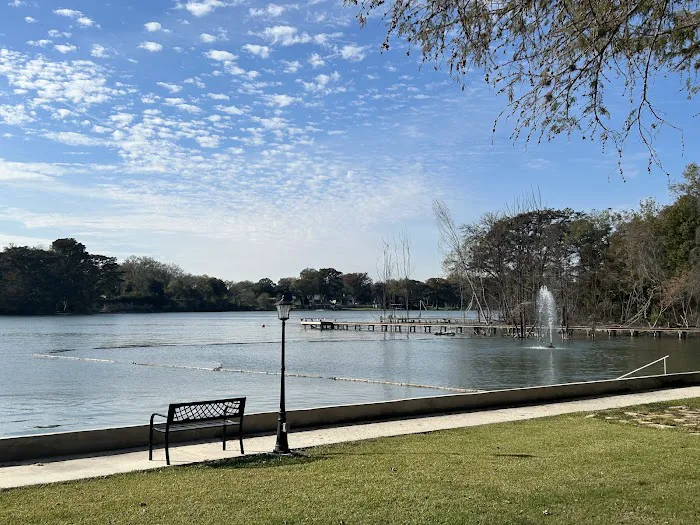 Lakeside RV Park - New Braunfels TX Picture 2