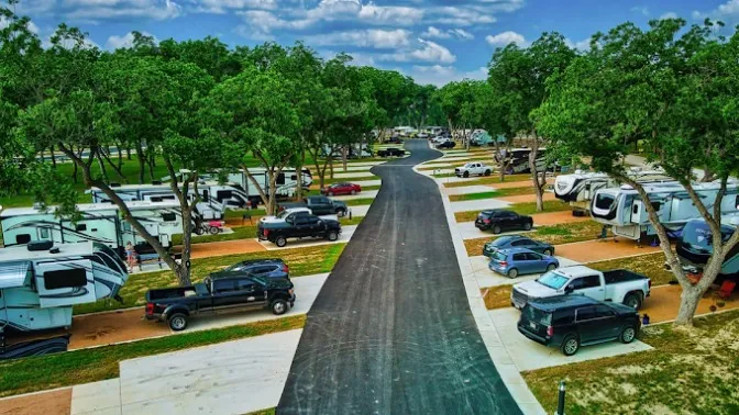 Canopy RV Resort Picture 9