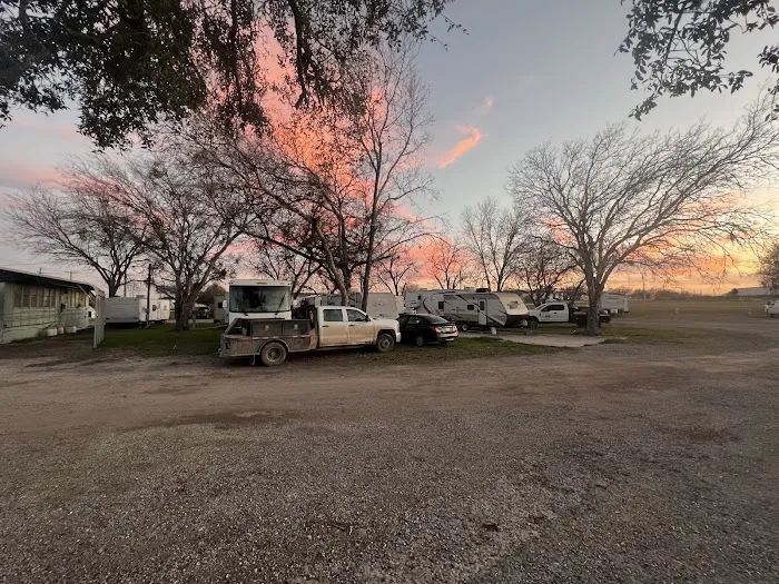 Pecan Grove RV Resorts Picture 2