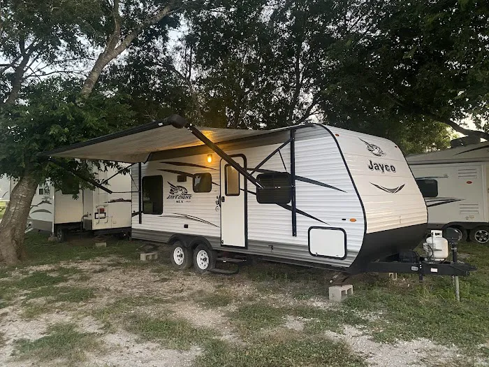 Pecan Grove RV Resorts Picture 7