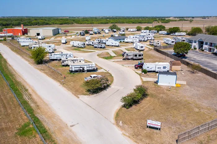 Kenedy Village RV Park Picture 4