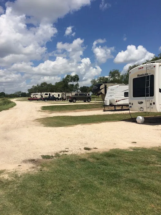 Cissy's RV Ranch Picture 9