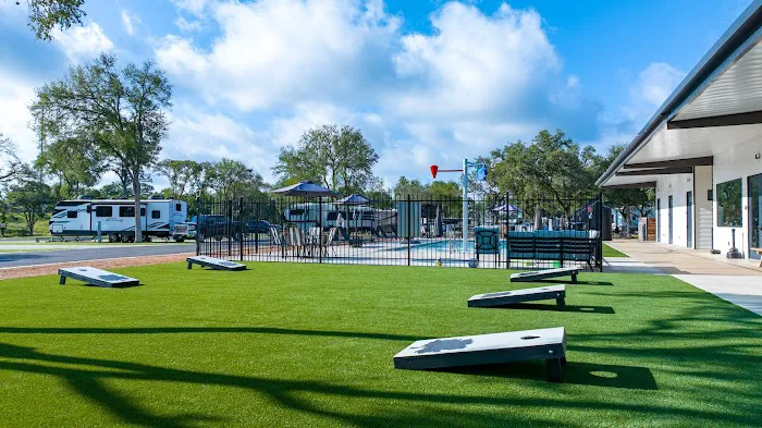 Treeside RV Resort Picture 1