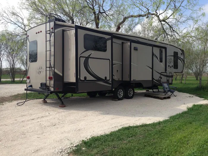 Kenedy Texas Country RV Park & Resort Ranch Picture 3