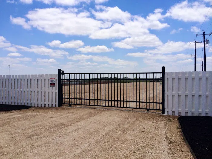 Crosstimber RV Park Picture 9