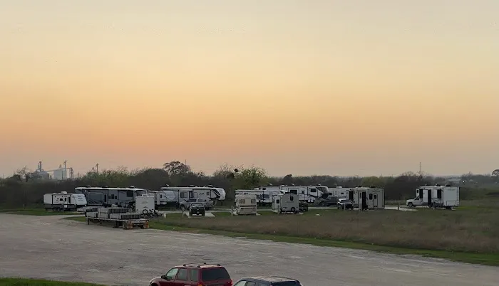 Hilltop Acres RV Park - Victoria, TX Picture 10