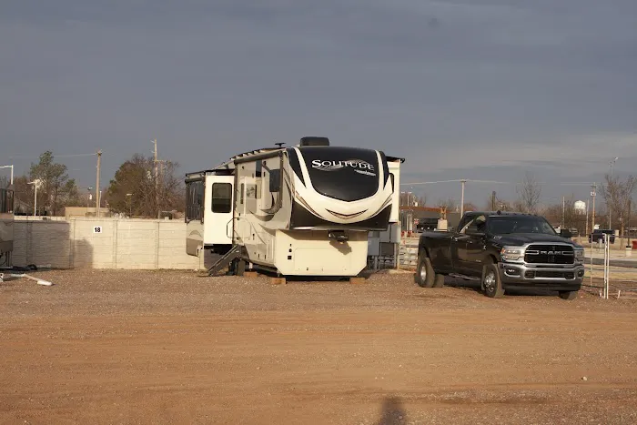 Cleveland County Fairgrounds RV Park Picture 7
