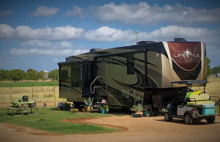 Two Rooster Ranch RV Park Picture 5