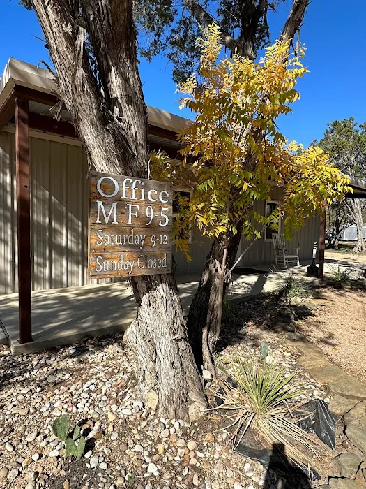 Cedar Stays RV Park Picture 8