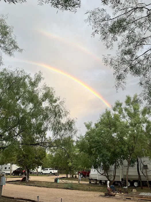 Cedar Stays RV Park Picture 6