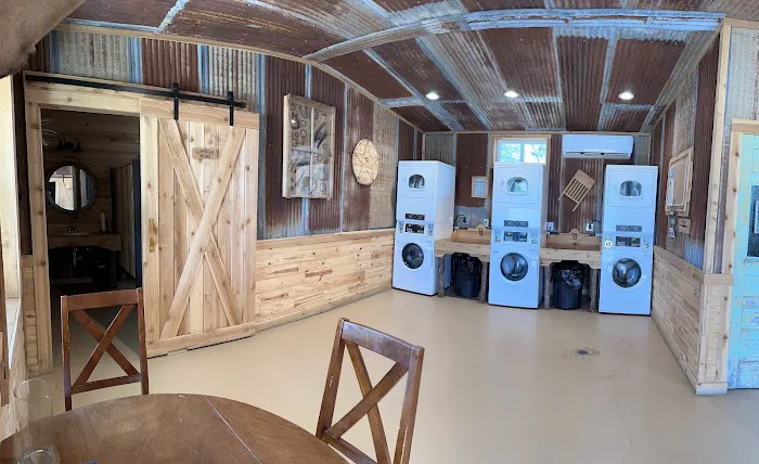 Cedar Stays RV Park Picture 3