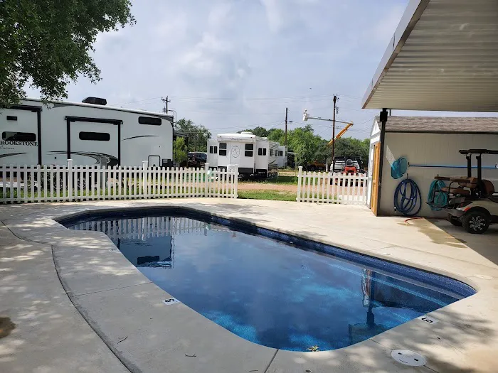 Windmills Lakebum RV Park Picture 2