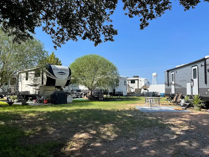 Windmills Lakebum RV Park Picture 3