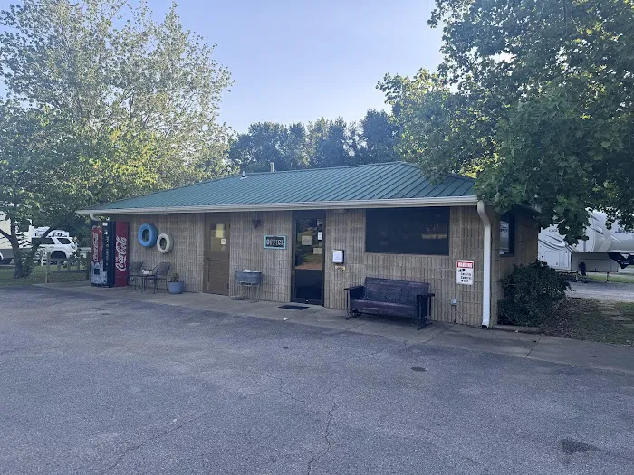 Outdoor Living Center RV Park Picture 5