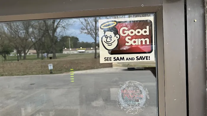 Outdoor Living Center RV Park Picture 6