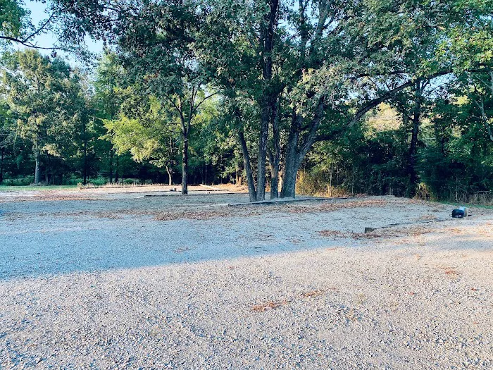 Shade Tree Rv Park Picture 4