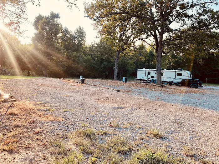 Shade Tree Rv Park Picture 10