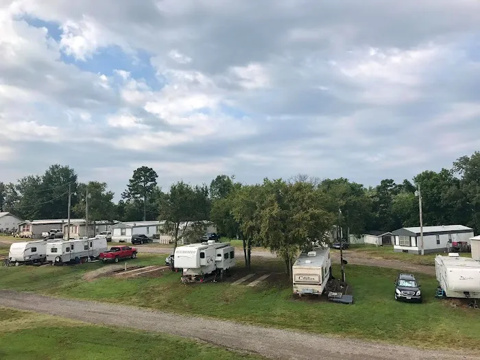 Lamar R.V. Park Picture 9