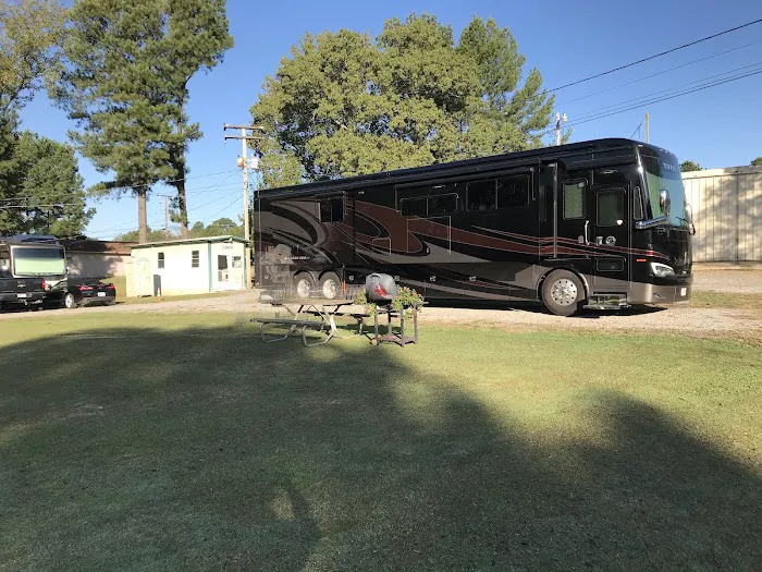 BARNES R.V. & MOBILE HOME PARK Picture 3