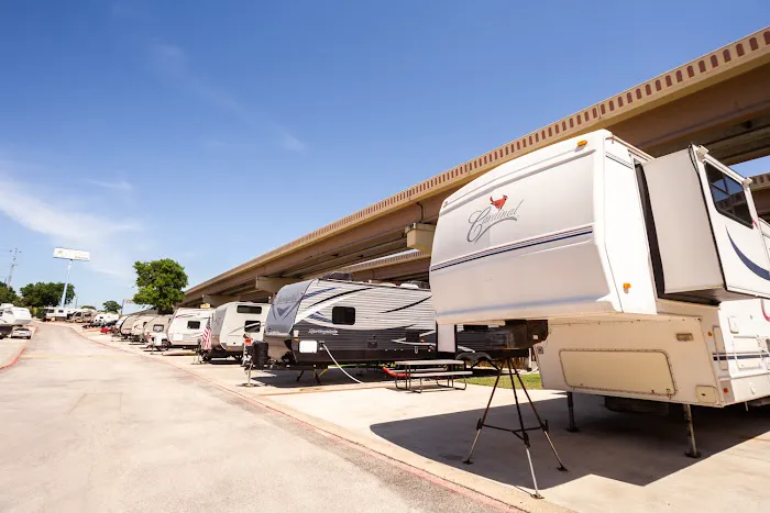 River Ranch RV Resort Picture 9