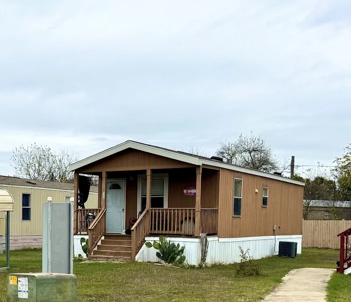 Pecan Way Mobile Home Park Picture 5