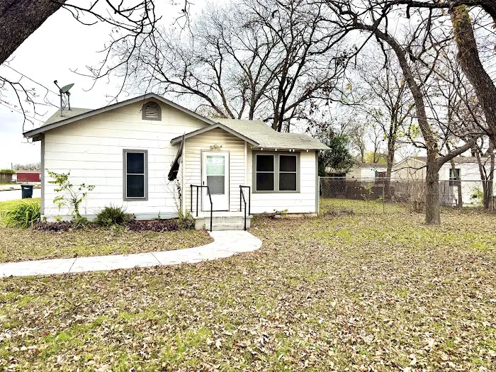 Pecan Way Mobile Home Park Picture 7