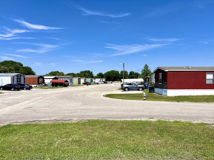 Pecan Way Mobile Home Park Picture 6