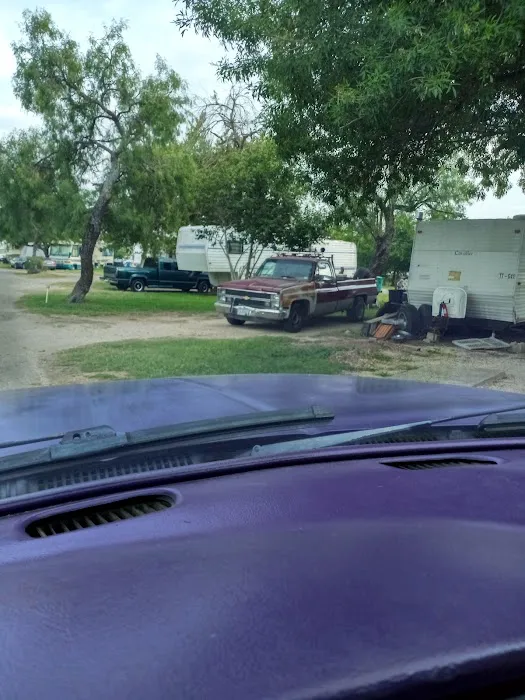 Country Air Mobile Home Park Picture 2