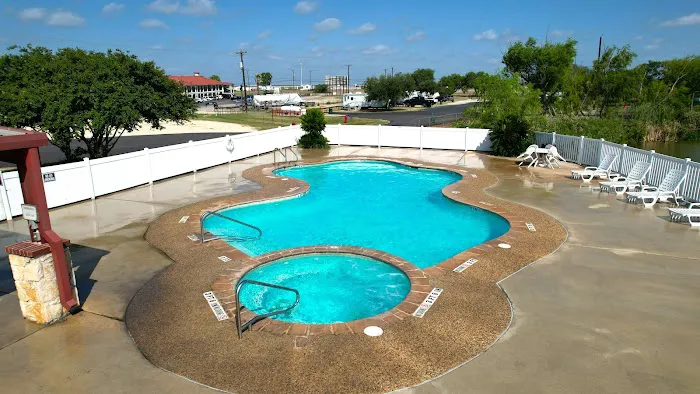 Braunig Lake RV Resort Picture 5