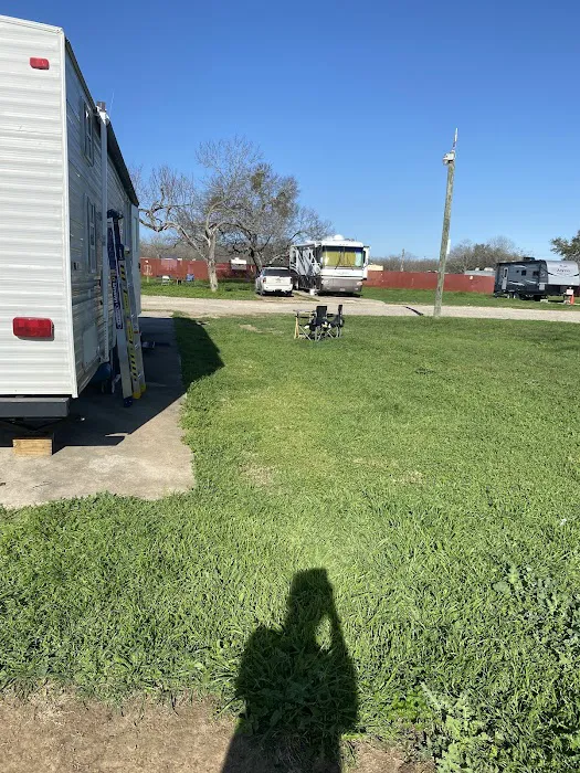 Rustic Oaks Park Picture 5