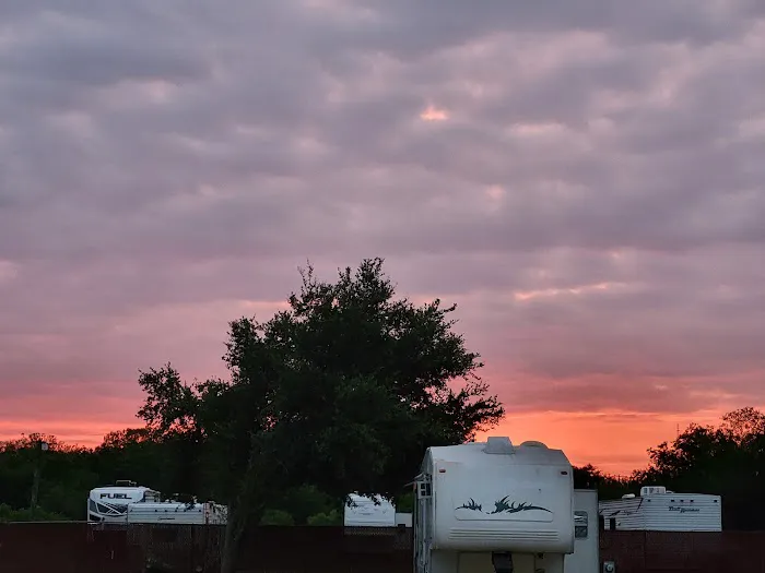 Rustic Oaks Park Picture 6