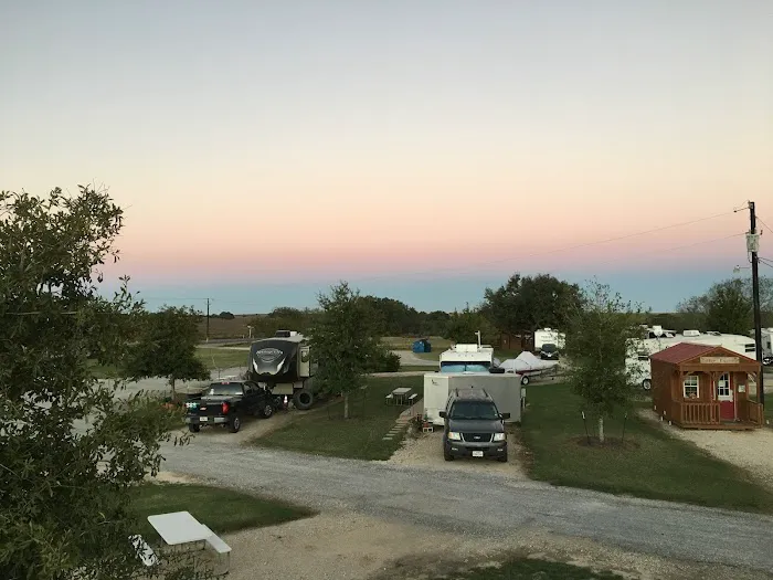 Hilltop RV Park Picture 4