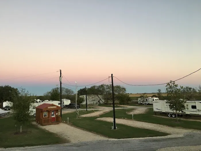 Hilltop RV Park Picture 3