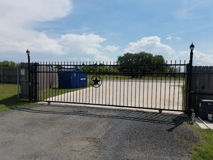 Atascosa RV Park Picture 9