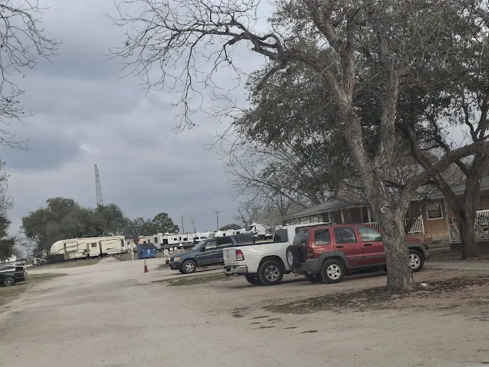 Pecan Tree RV Park Picture 1