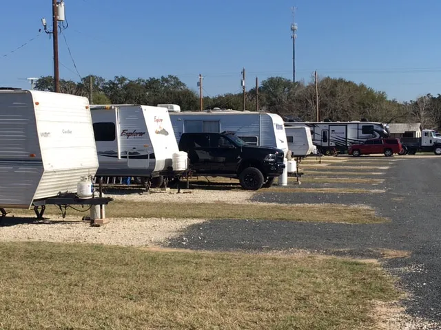 Hwy 97 East RV Park Picture 5