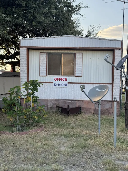 Hwy 97 East RV Park Picture 6