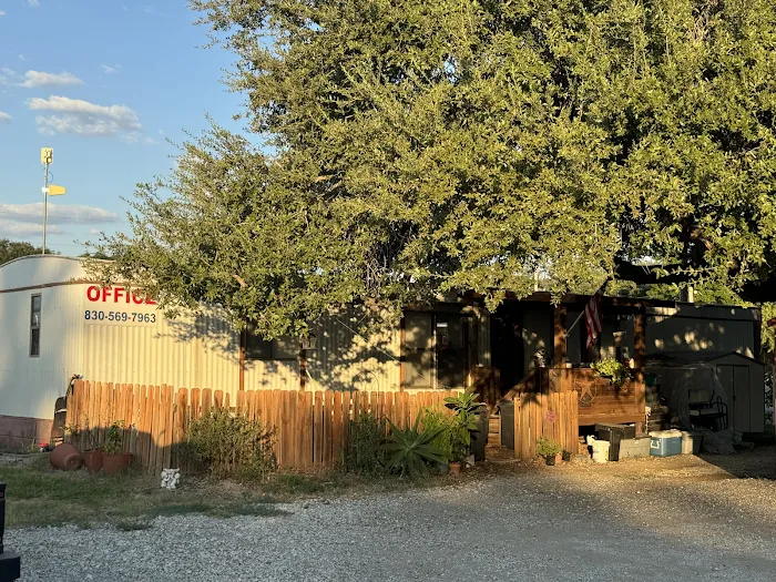 Hwy 97 East RV Park Picture 9