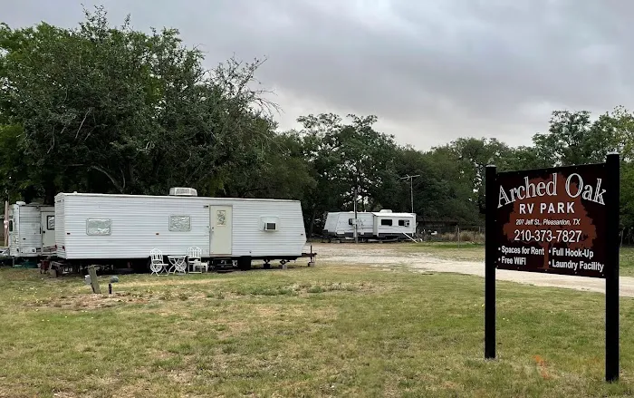 Arched Oak RV Park Picture 2