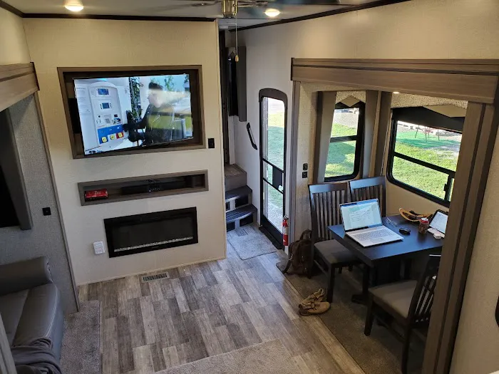 Bar M Mobile Home & RV Park Picture 3