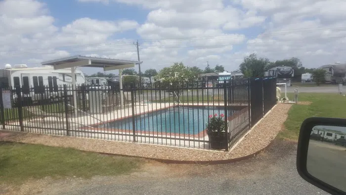 Bar M Mobile Home & RV Park Picture 5