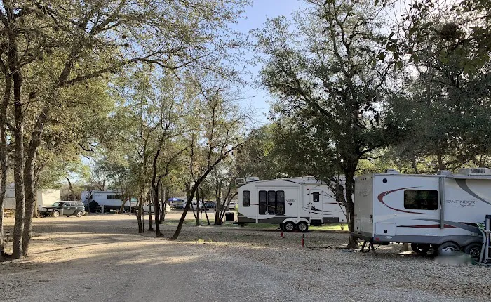 Shady Oaks RV Park Picture 2