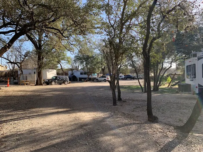 Shady Oaks RV Park Picture 6