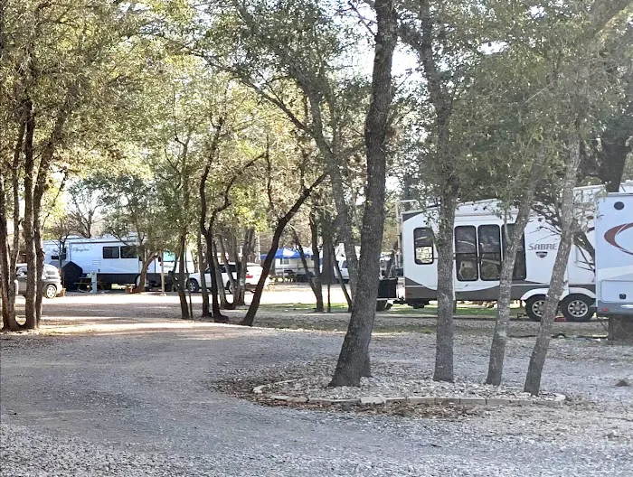 Shady Oaks RV Park Picture 7