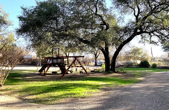 Shady Oaks RV Park Picture 9