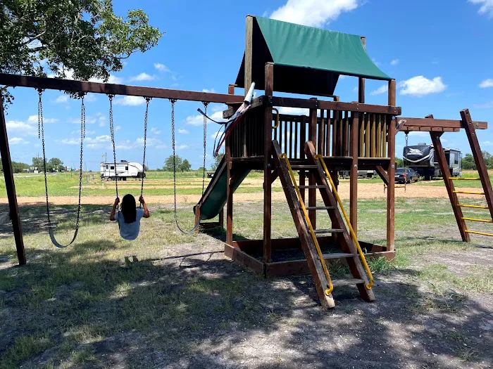 DaCosta RV Park Picture 2